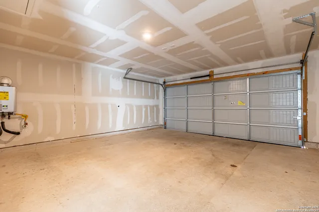 $1,390 | 9143 Coronal Rings, San Antonio, TX 78252