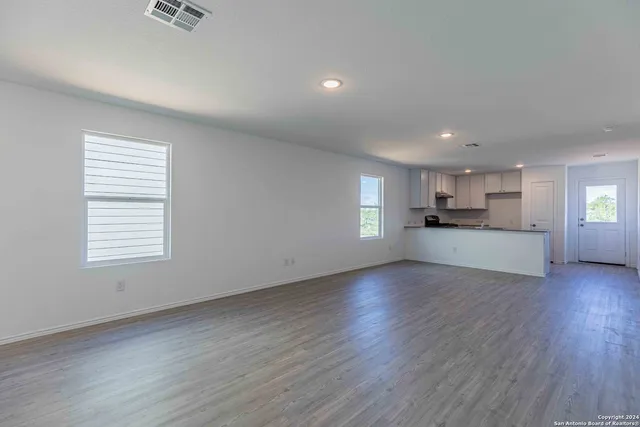 $1,500 | 9143 Coronal Rings, San Antonio, TX 78252