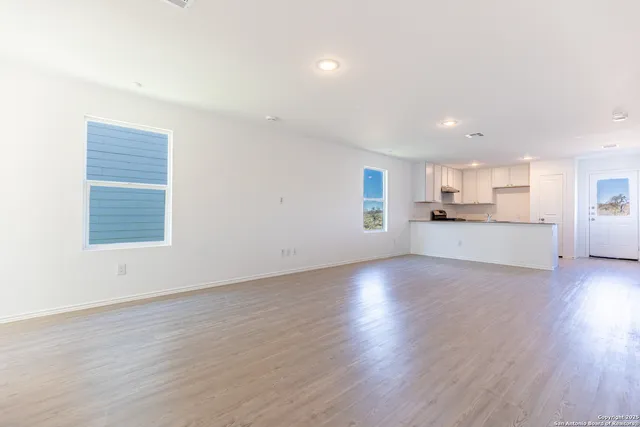 $1,390 | 9143 Coronal Rings, San Antonio, TX 78252