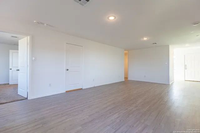 $1,390 | 9143 Coronal Rings, San Antonio, TX 78252