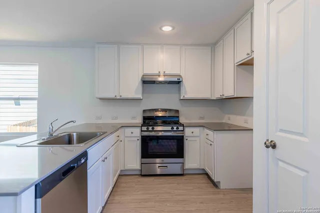 $1,500 | 9143 Coronal Rings, San Antonio, TX 78252