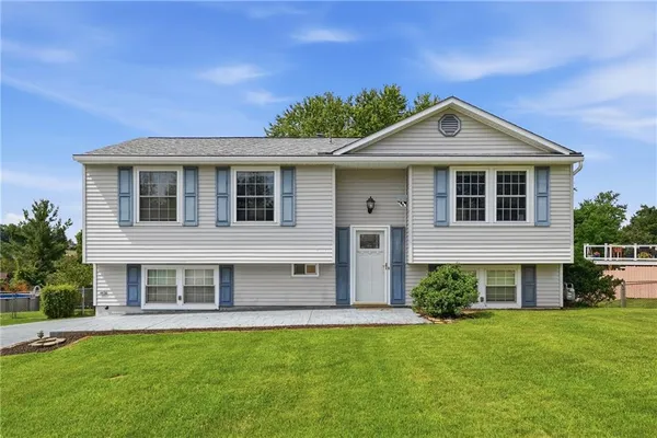 $315,000 | 113 Cranbrooke Drive, Coraopolis, PA 15108