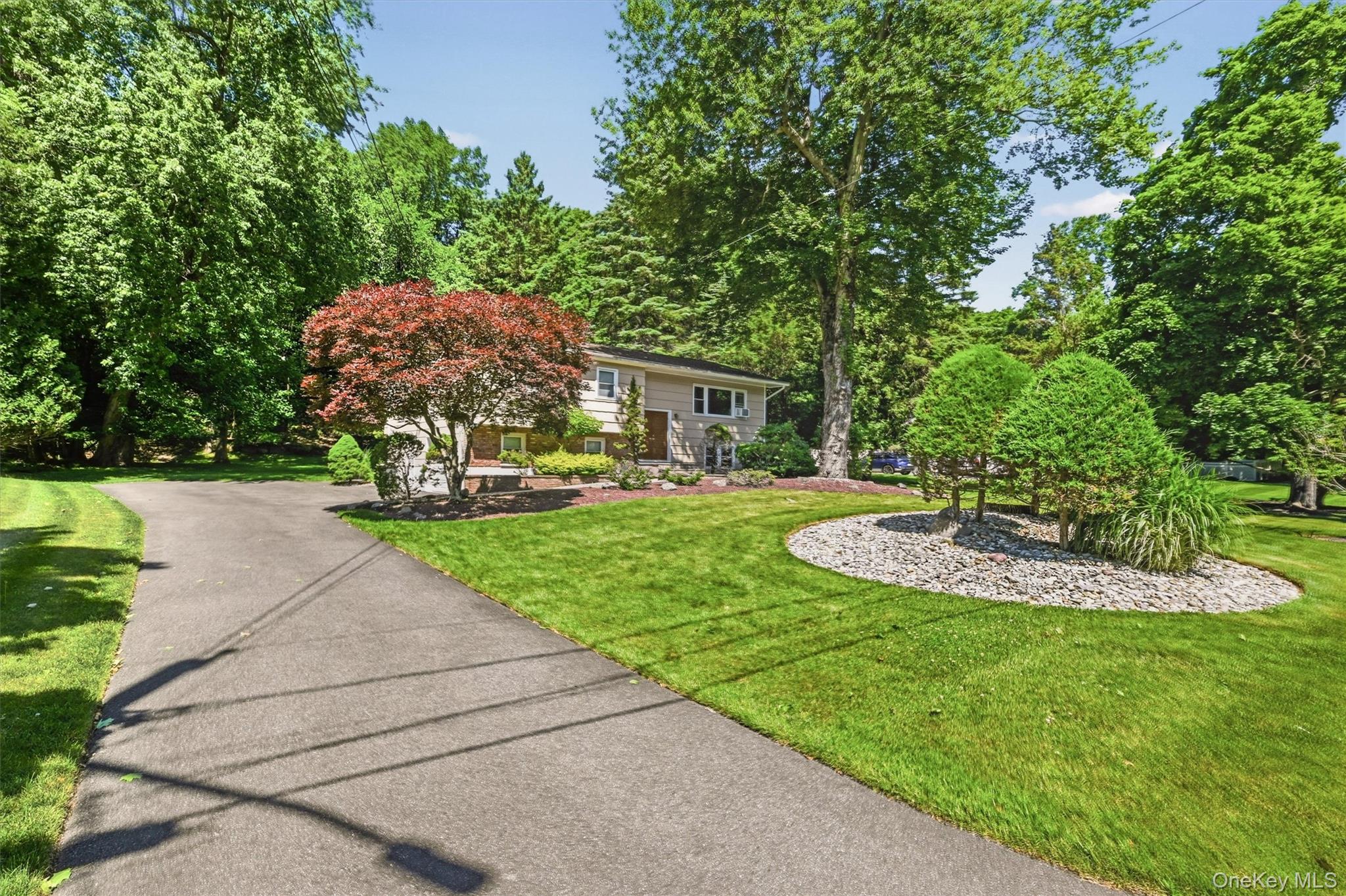 42 Sandy Brook Drive Spring Valley, NY 10977 - Photo 3 of 43