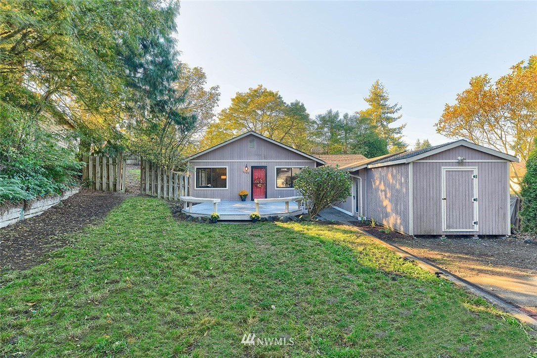 5529 Lowell Road Everett, WA 98203 - Photo 22 of 22 a front view of house with a garden