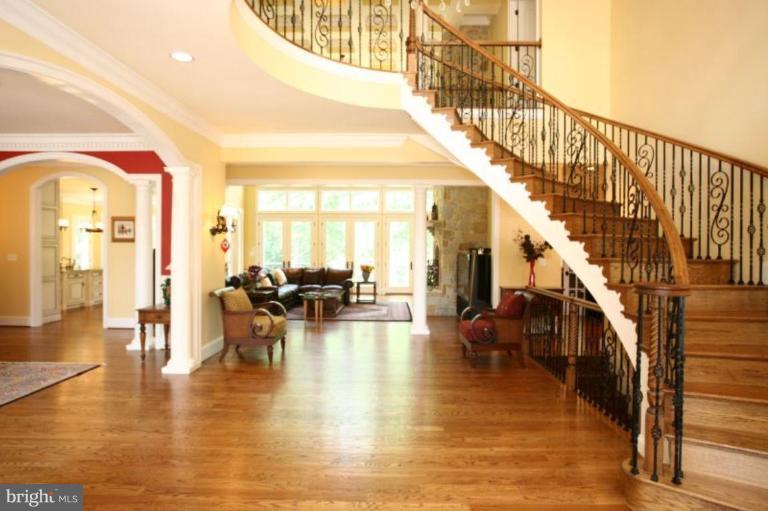 3305 Bridle Ridge Lane Pikesville, MD 21208 - Photo 9 of 30 Entrance / Foyer