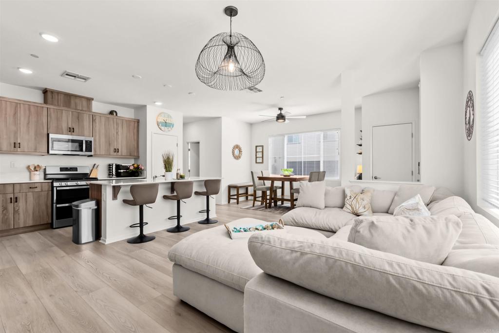 359 Sweet Place Fallbrook, CA 92028 - Photo 4 of 18