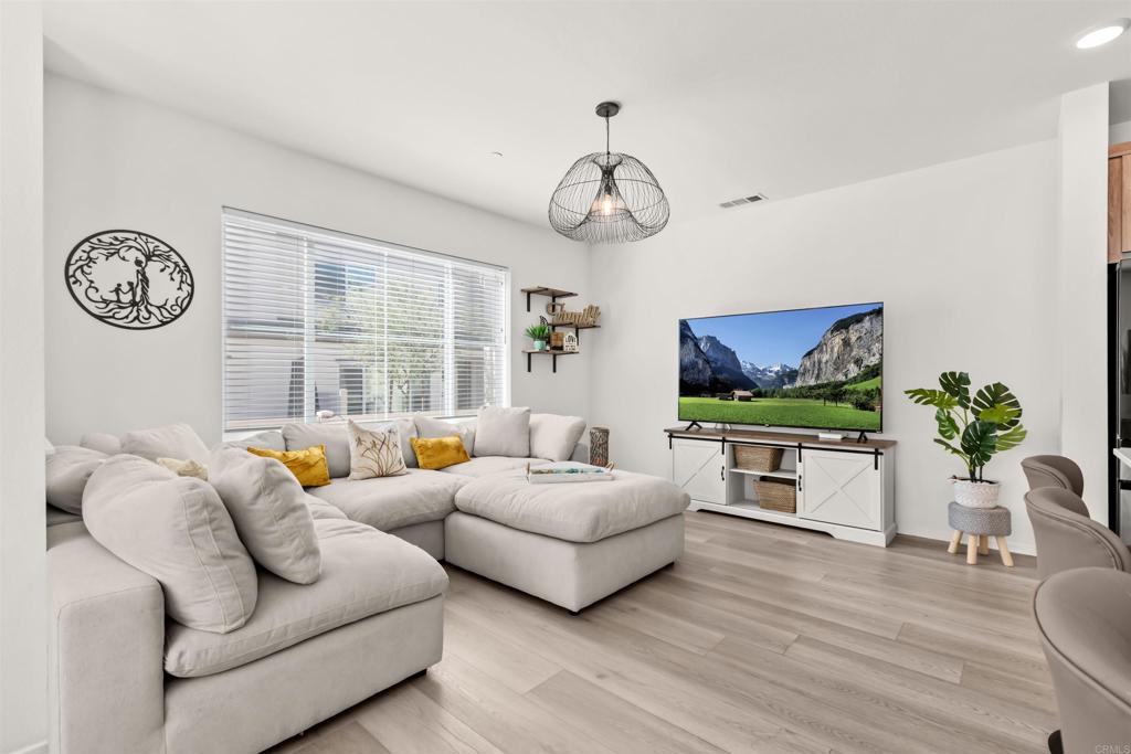 359 Sweet Place Fallbrook, CA 92028 - Photo 5 of 18