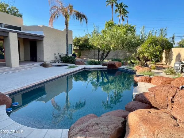 $3,195 | 1137 North Winthrop Circle, Mesa, AZ 85213