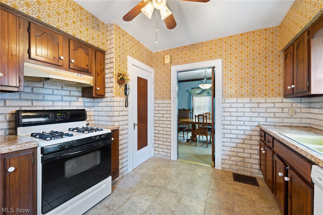 3431 Hopkins Road Youngstown, OH 44511 - Photo 9 of 23 Gallery Image 9