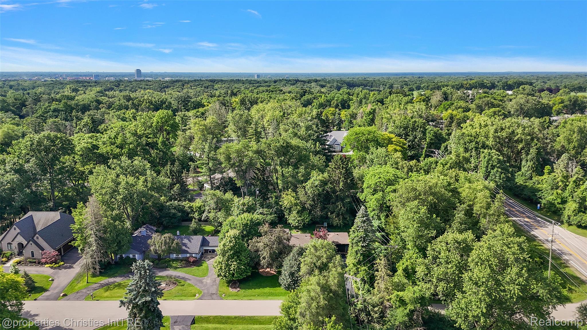 27331 Gardenway Road Franklin, MI 48025 - Photo 14 of 65 Expansive treed landscape with multiple residences and paved roads