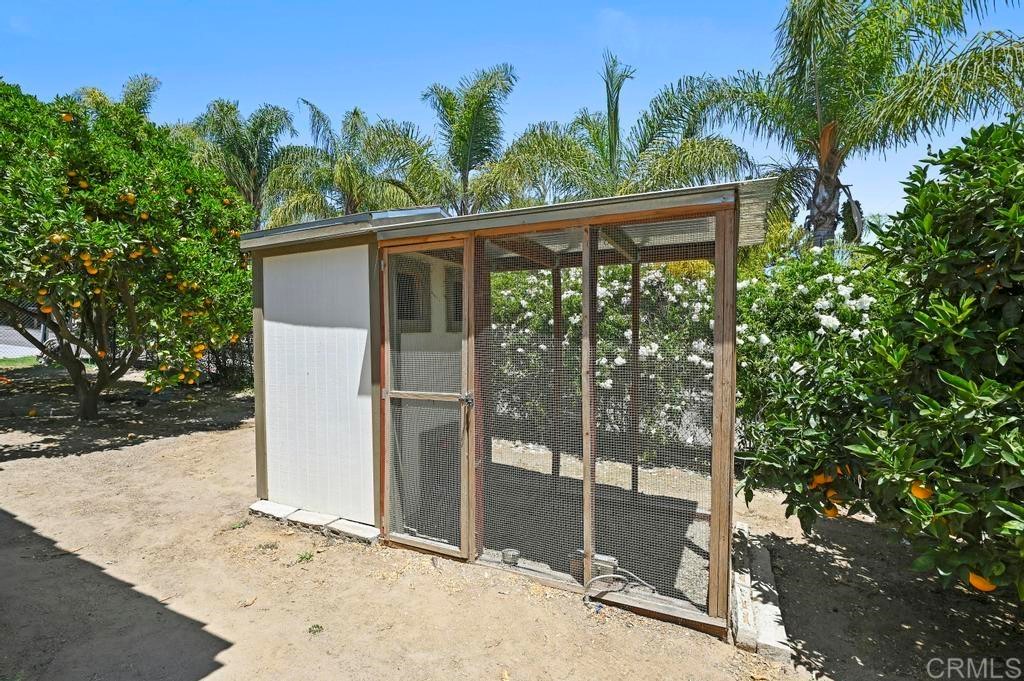 546 Rancho Santa Fe Road Encinitas, CA 92024 - Photo 41 of 48 a view of a small yard