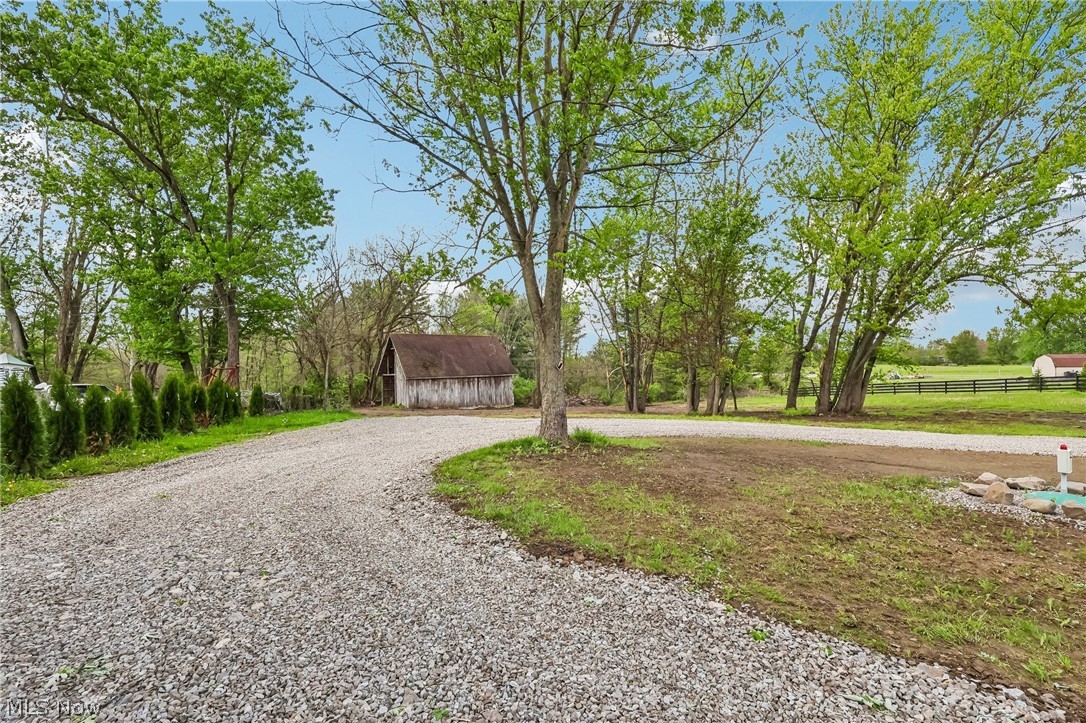 7802 Avon Lake Road Lodi, OH 44254 - Photo 40 of 44 Driveway