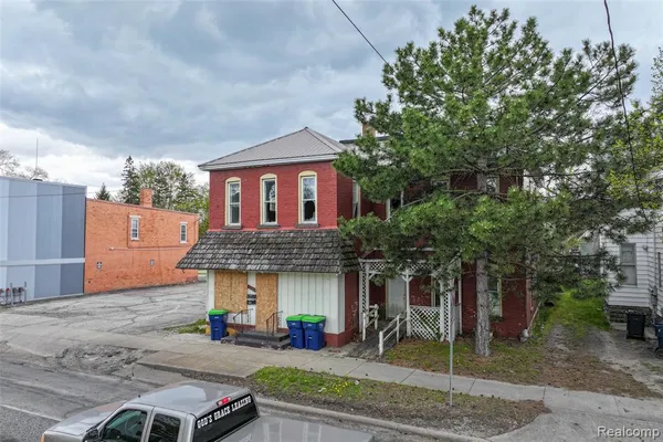 $90,000 | 310 South Henry Street, Bay City, MI 48706