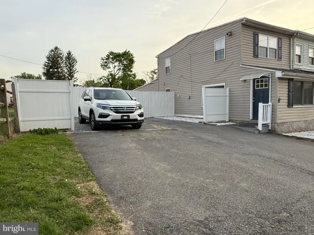 $2,500 | 1820 Newport Road, Wilmington, DE 19808