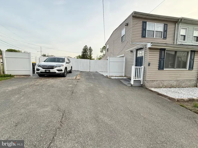 $2,500 | 1820 Newport Road, Wilmington, DE 19808