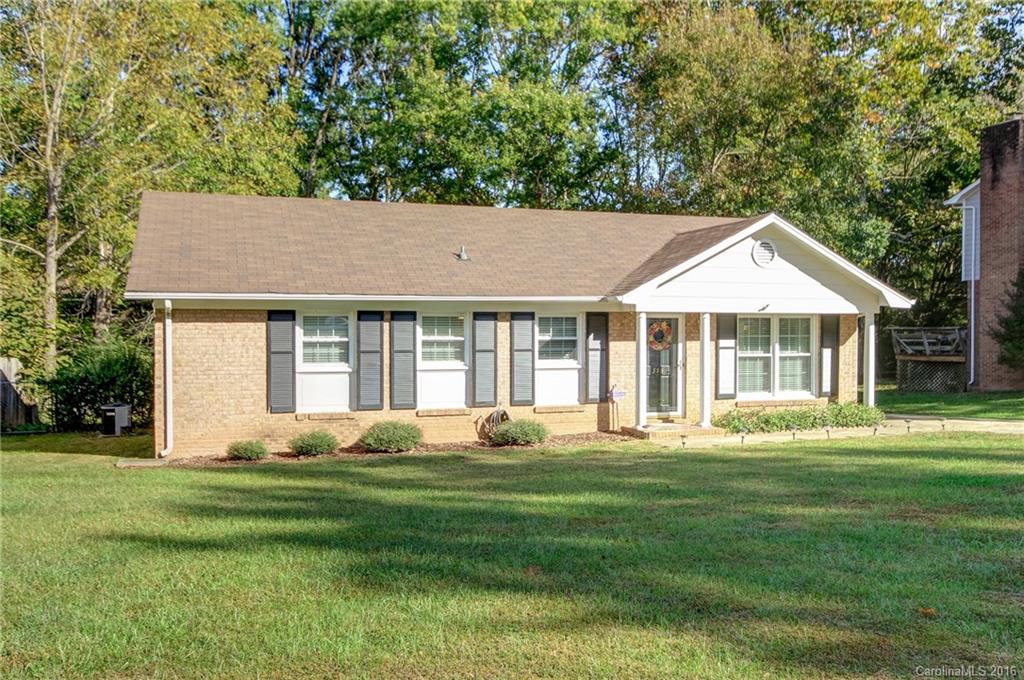 318 Clearbrook Road Matthews, NC 28105 - Photo 1 of 22 Gallery Image 1