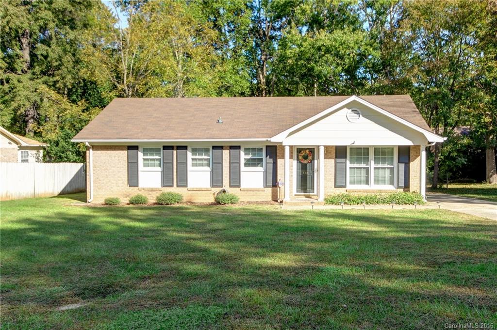 318 Clearbrook Road Matthews, NC 28105 - Photo 2 of 22 Gallery Image 2