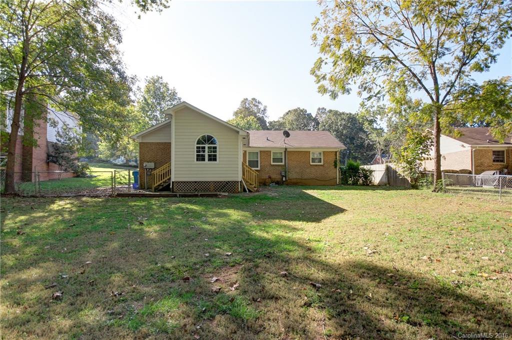 318 Clearbrook Road Matthews, NC 28105 - Photo 15 of 22 Gallery Image 15