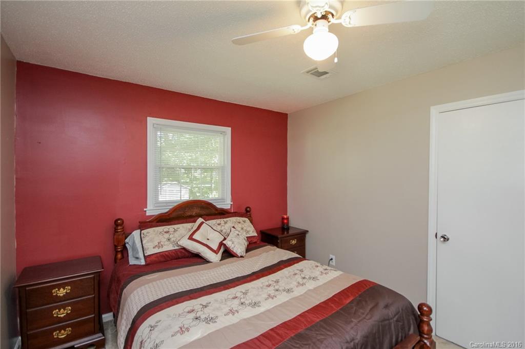 318 Clearbrook Road Matthews, NC 28105 - Photo 18 of 22 Gallery Image 18