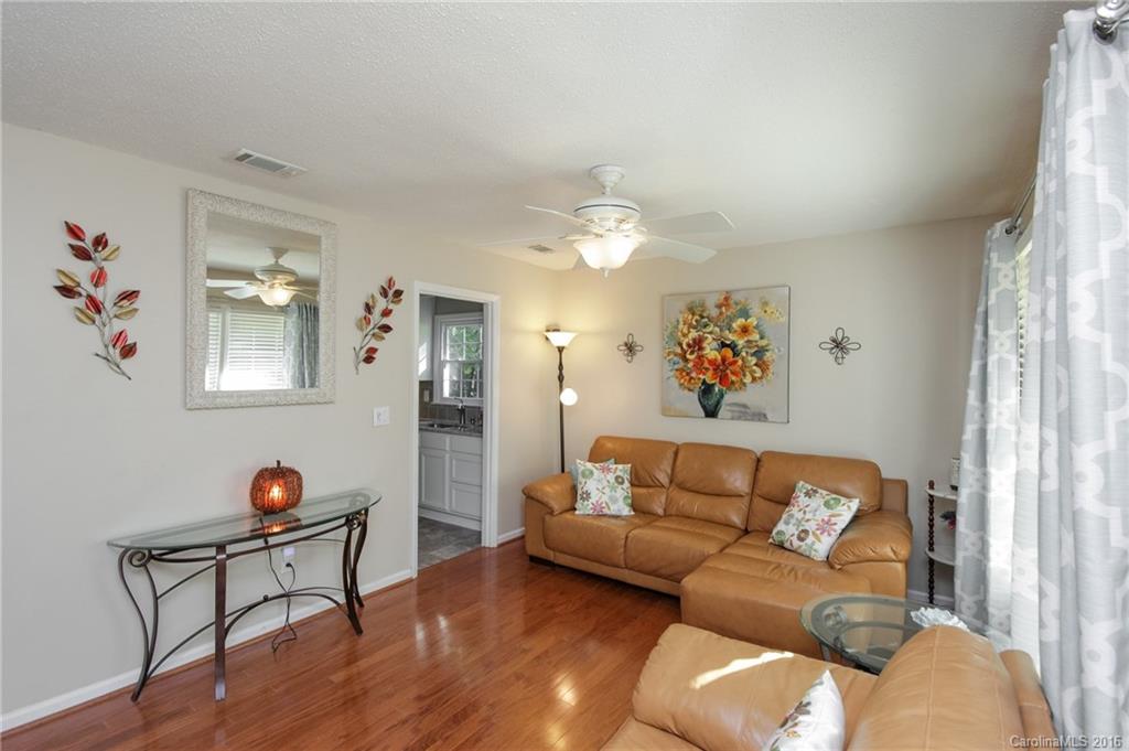 318 Clearbrook Road Matthews, NC 28105 - Photo 3 of 22 Gallery Image 3