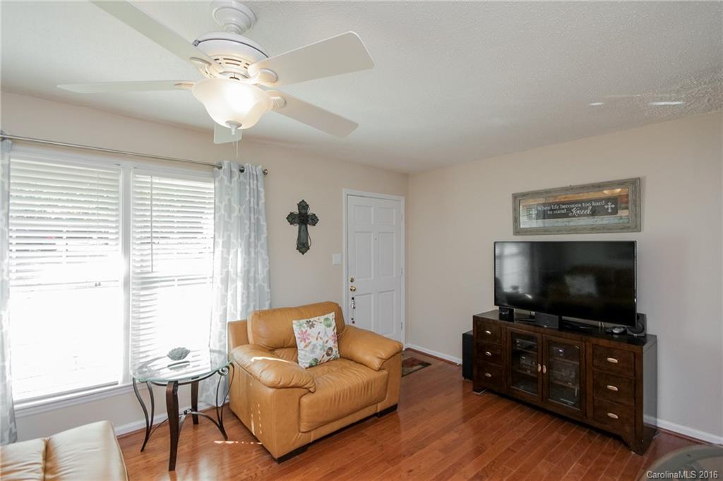 318 Clearbrook Road Matthews, NC 28105 - Photo 4 of 22 Gallery Image 4