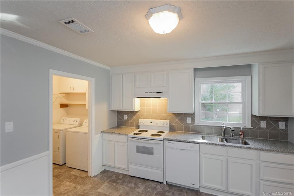 318 Clearbrook Road Matthews, NC 28105 - Photo 6 of 22 Gallery Image 6