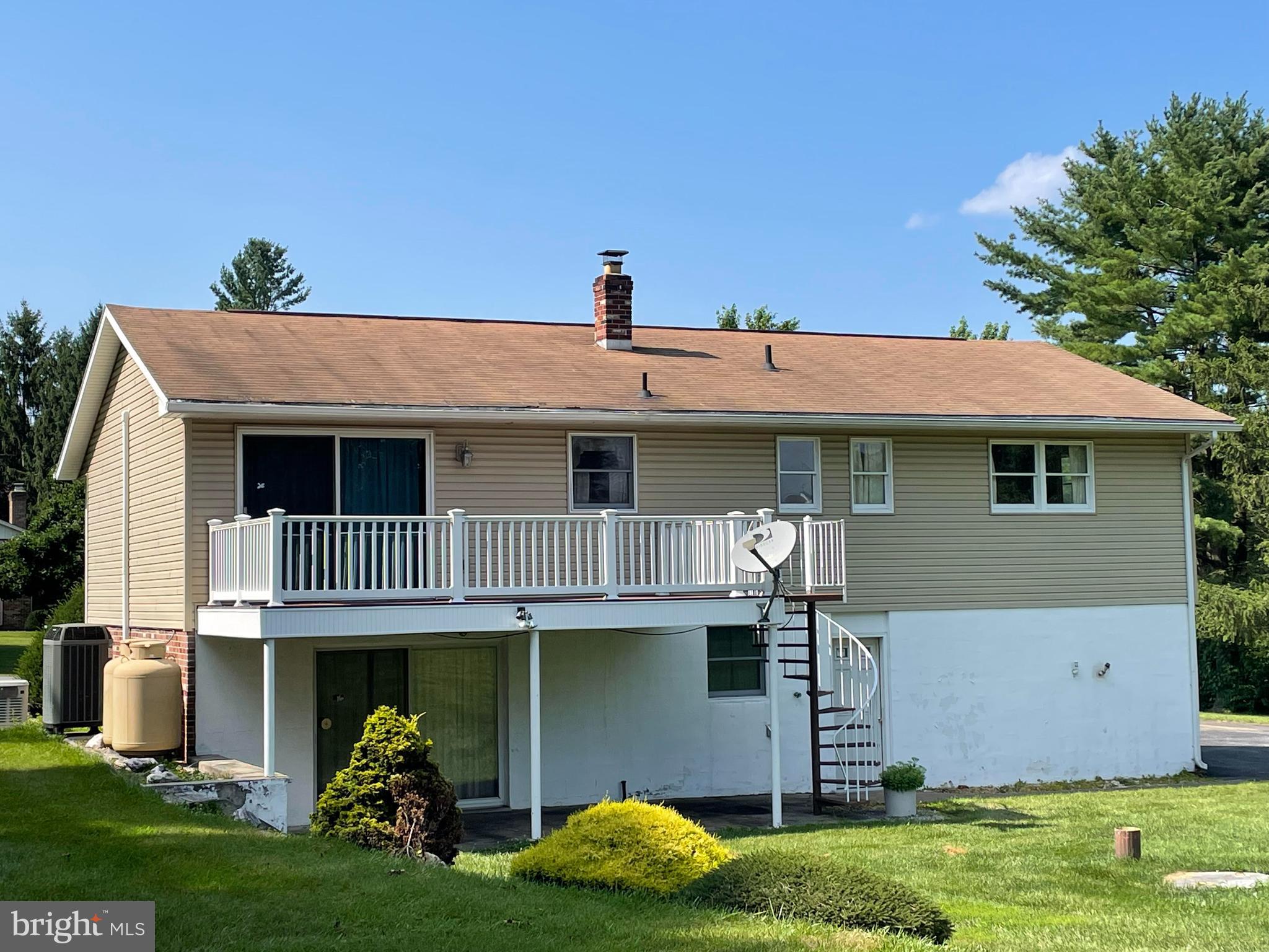 4607 Lynncrest Drive Hampstead, MD 21074 - Photo 3 of 17 Rear of Home