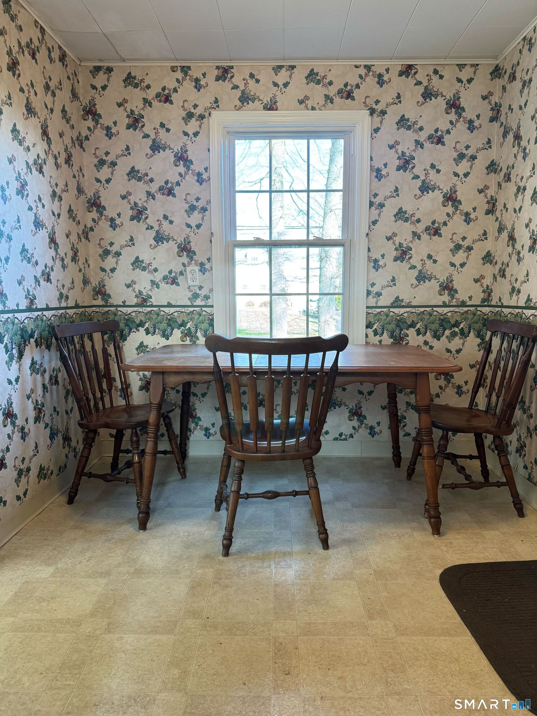 15 Townline Road Hamden, CT 06517 - Photo 9 of 16 a view of a dining room with furniture and window