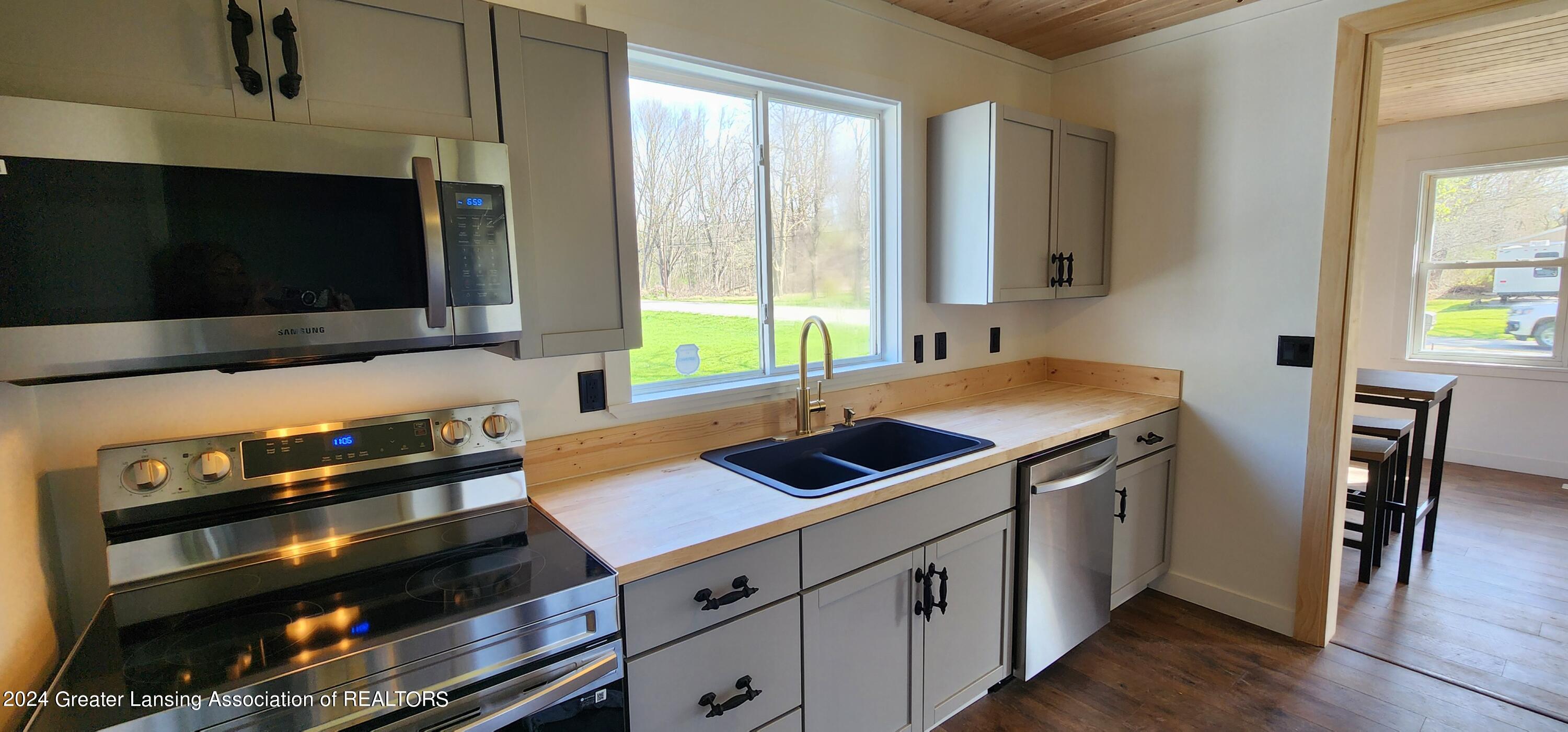 2325 North Eifert Road Holt, MI 48842 - Photo 16 of 42 20240416_110723