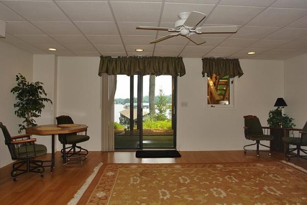 213 Saunders Point Road, Unit 5 Huddleston, VA 24104 - Photo 11 of 17 Family room