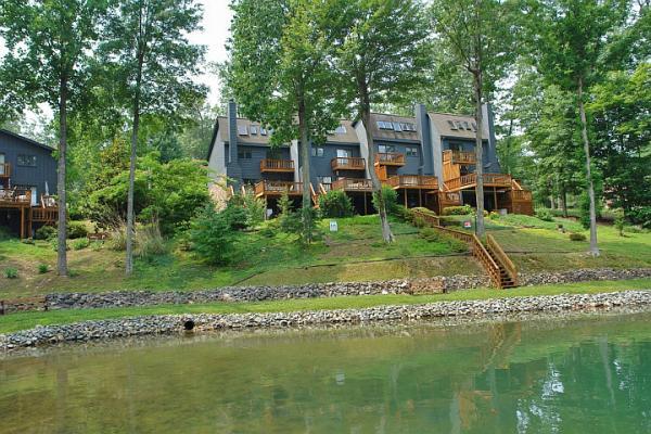 213 Saunders Point Road, Unit 5 Huddleston, VA 24104 - Photo 3 of 17 Lakeside