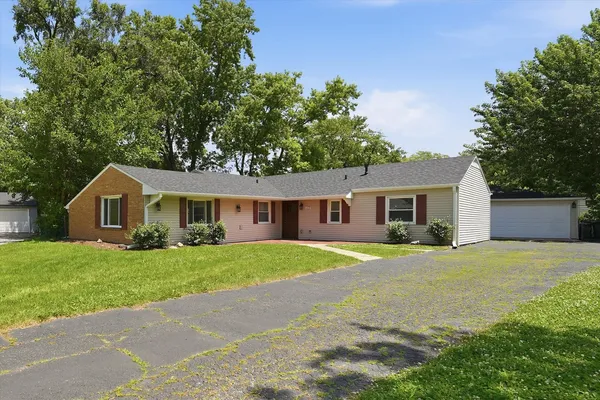 $359,900 | 113 Parklawn Court, Bolingbrook, IL 60440
