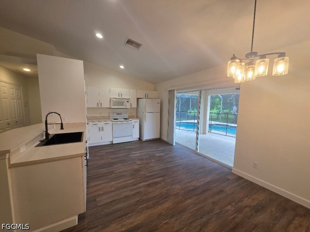 237 Rue Labonne Road Fort Myers, FL 33913 - Photo 4 of 17