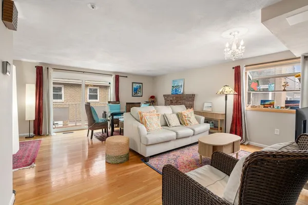 $749,900 | 1 Circuit Lane, Unit D, Watertown, MA 02472