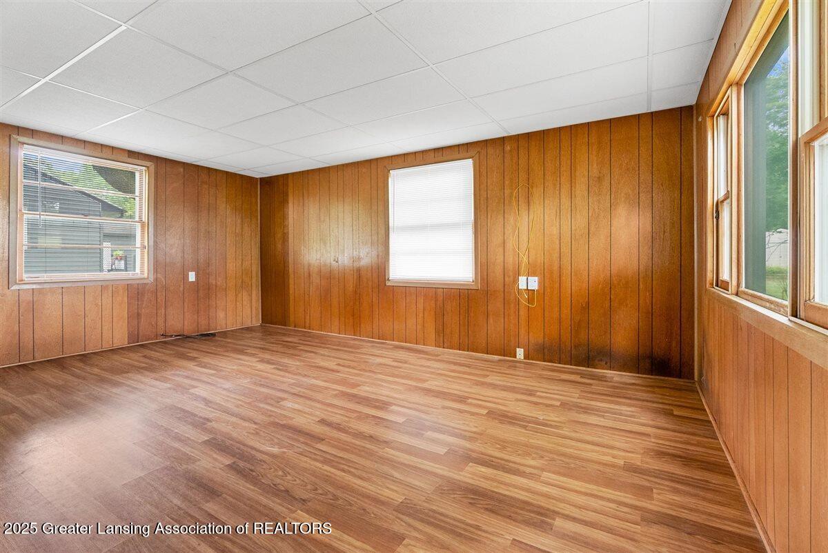 3309 Pleasant Grove Road Lansing, MI 48910 - Photo 15 of 26 16-Media Jett - 12