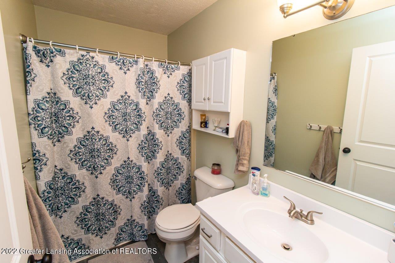 9525 East Walker Road Ovid, MI 48866 - Photo 10 of 33 9- Bathroom