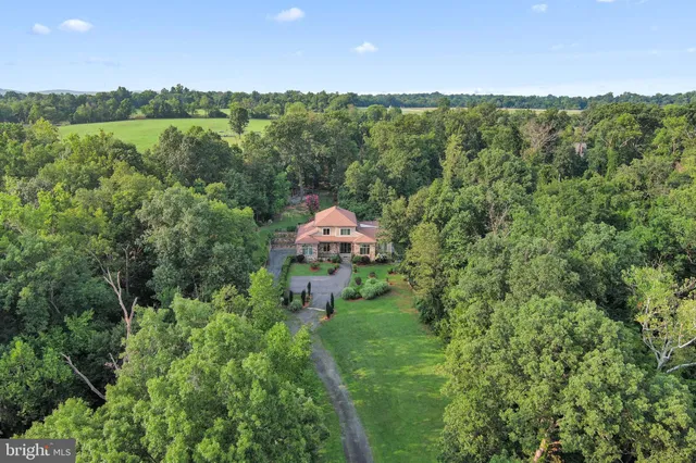 $2,290,000 | 35162 Notre Dame Lane, Middleburg, VA 20117