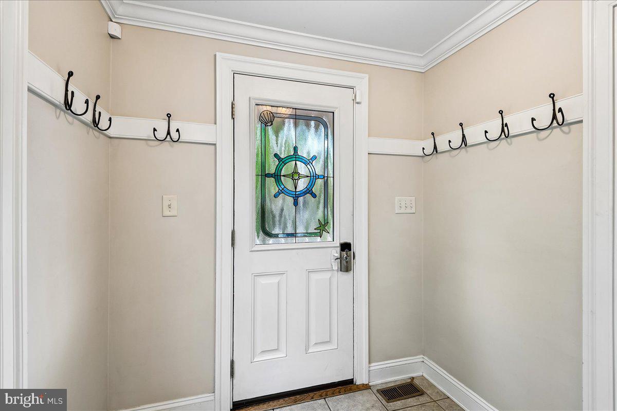 300 Magothy Bridge Road Pasadena, MD 21122 - Photo 43 of 117 1st Floor Side Entrance