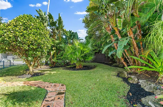 $11,000 | 400 33rd Street, West Palm Beach, FL 33407