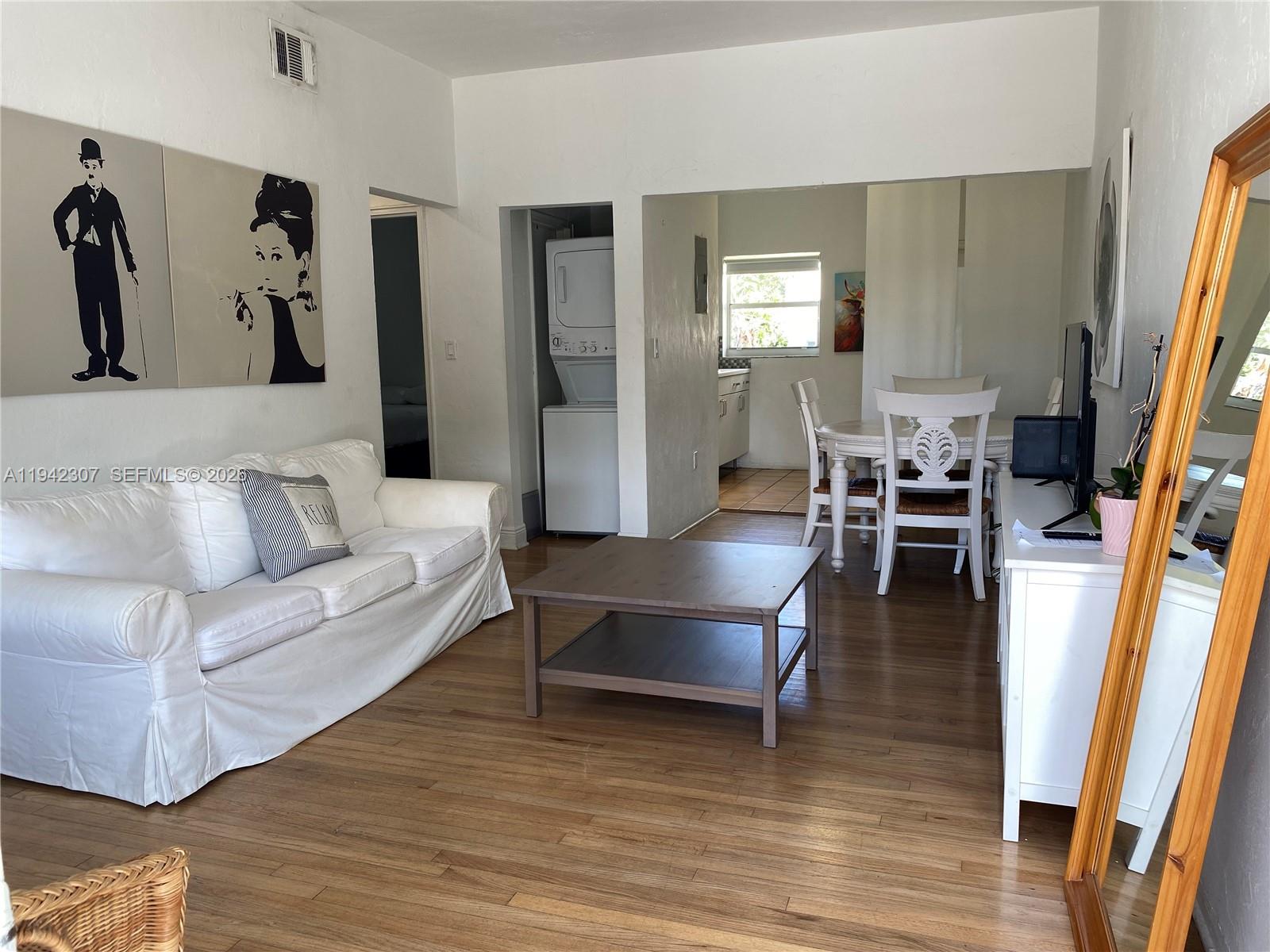 1011 9th Street, Unit 8 Miami Beach, FL 33139 - Photo 2 of 15 Entrance of unit