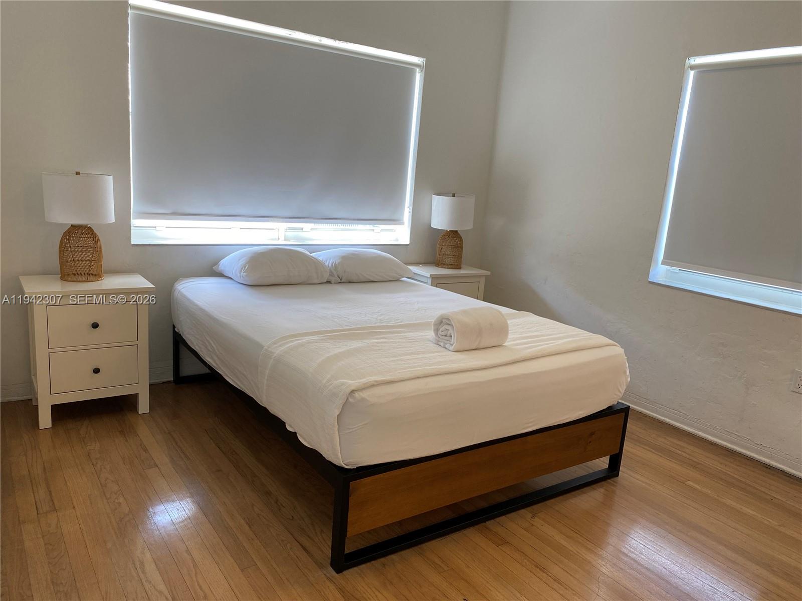 1011 9th Street, Unit 8 Miami Beach, FL 33139 - Photo 4 of 15 Master bedroom