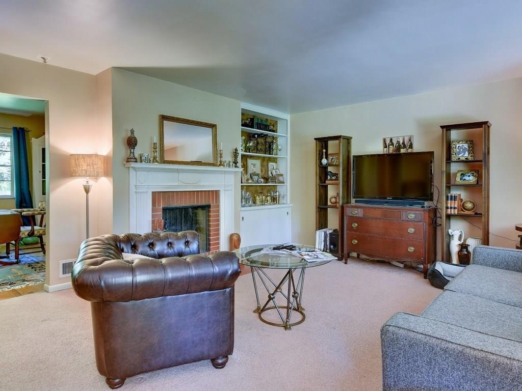 8104 Englewood Road Indianapolis, IN 46240 - Photo 3 of 24