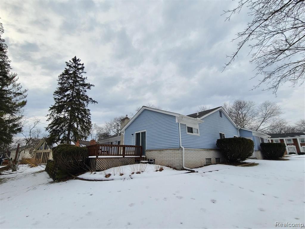 641 Lake Forest Road Rochester Hills, MI 48309 - Photo 3 of 34