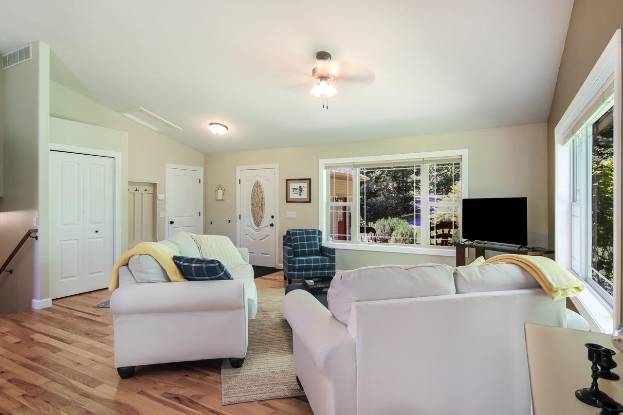 1799 Round Lake Road Interlochen, MI 49643 - Photo 11 of 30 1903574-10.JPG