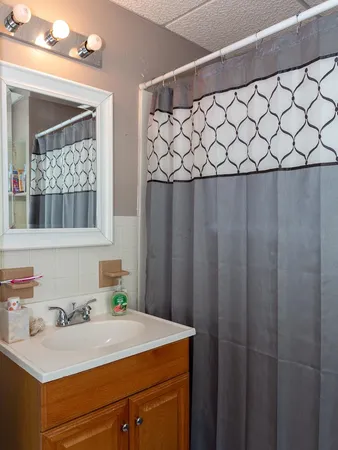 $1,575,000 | 407 Lafayette Road, Hampton, NH 03842