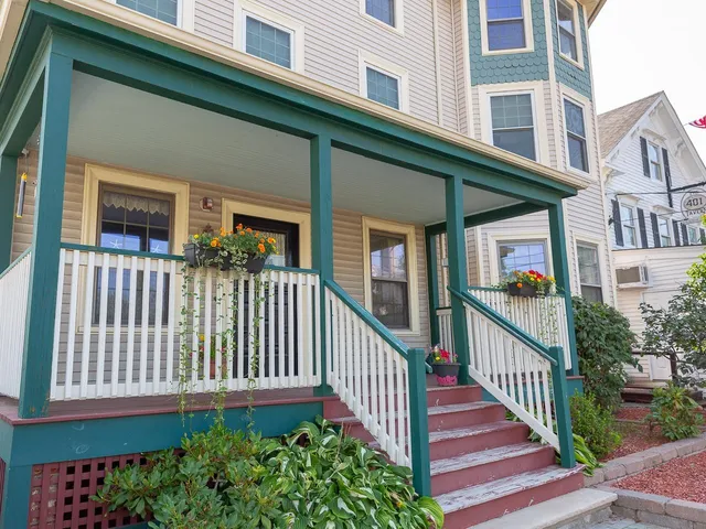 $1,575,000 | 407 Lafayette Road, Hampton, NH 03842