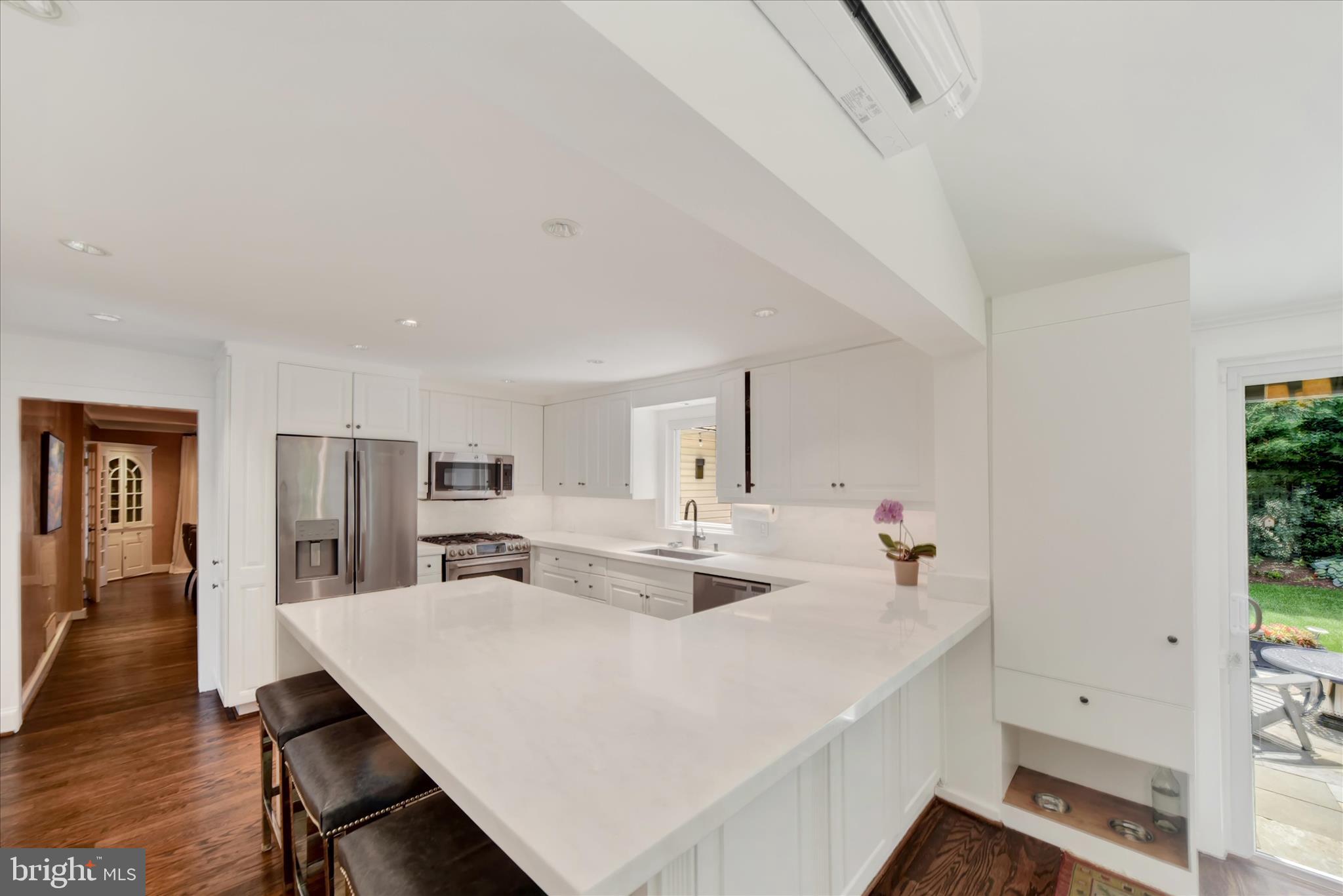 112 Hooks Lane Baltimore, MD 21208 - Photo 11 of 52