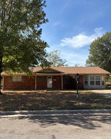 $175,000 | 240 31st Street Southwest, Paris, TX 75460
