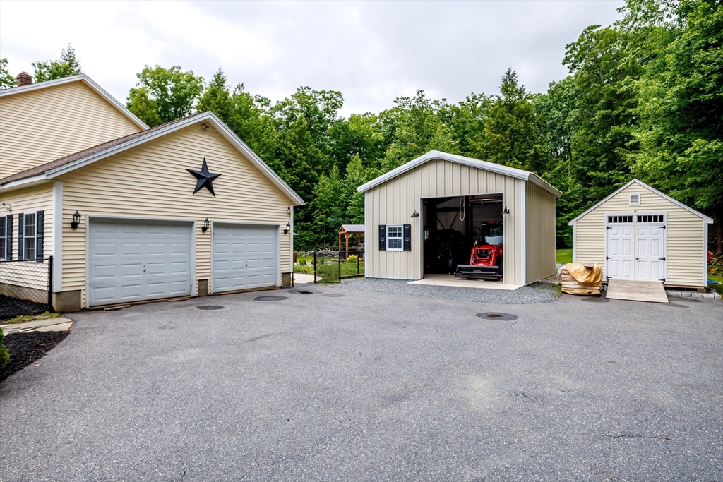 101 Royalston Road North Winchendon, MA 01475 - Photo 3 of 42