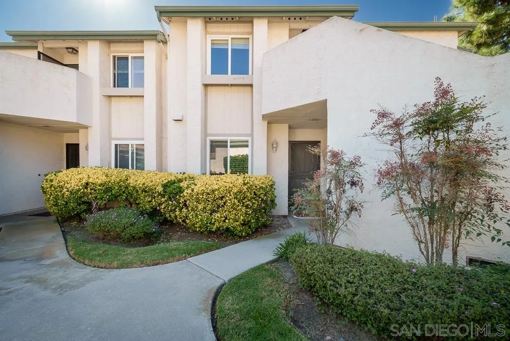3121 Evening Way, Unit B La Jolla, CA 92037 - Photo 3 of 56